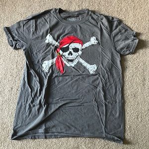 🔥2/$15 or 3/$20🔥 Pirate t-shirt